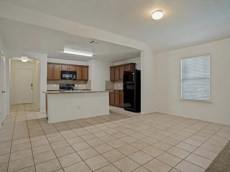 1106 Nickel St — Photo 9