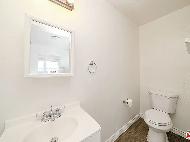 1404 S Manhattan Pl — Photo 12