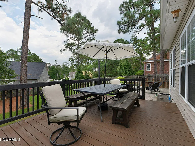 35 Bedford Cir — Photo 24