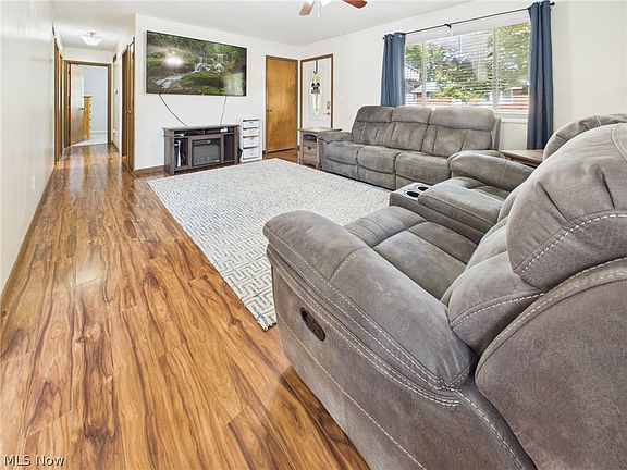 3rd image of 2902 9th Ave