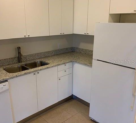 4th image of 394 Douglas Way #72