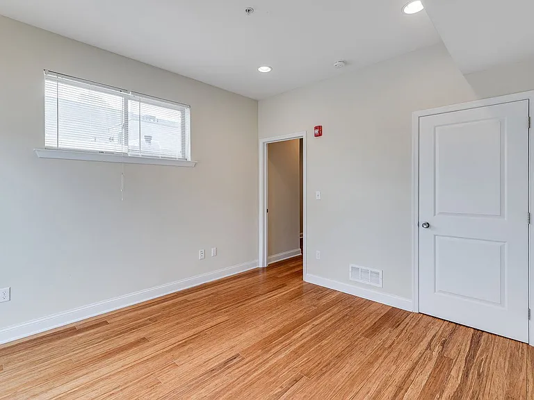 1633 Carpenter St #C — Photo 14