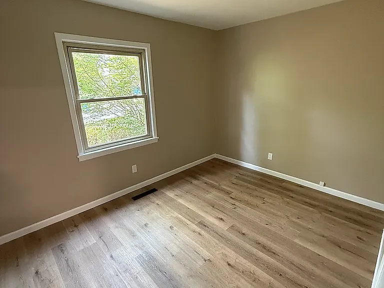 1458 Blaine Dr — Photo 17