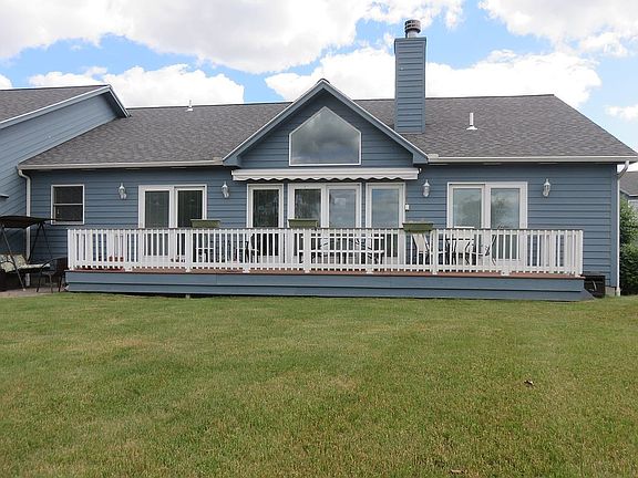 Back deck overlooking lake