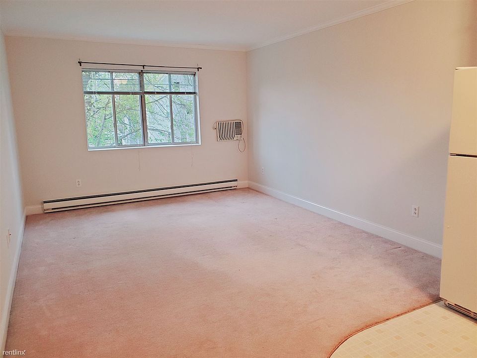 2nd image of 23 Oak St #2NDFL
