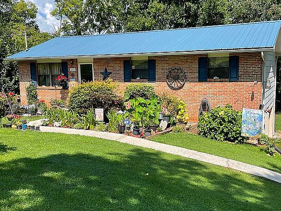 2nd image of 2712 Lisa Cir