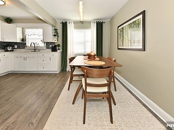 5th image of 483 Colonial Ter APT 9