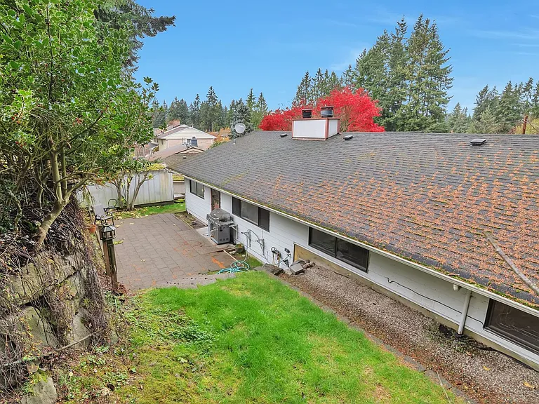 9606 241st Pl SW — Photo 24