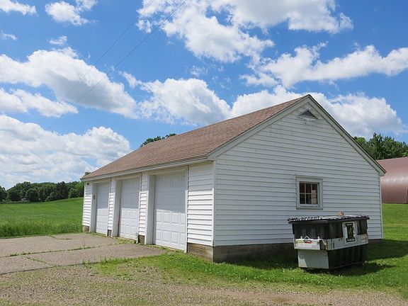3rd image of 19265 350th Street