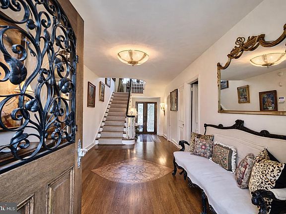 5th image of 1241 Ridgewood Rd