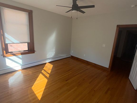 2nd image of 527 Chapel St APT B1