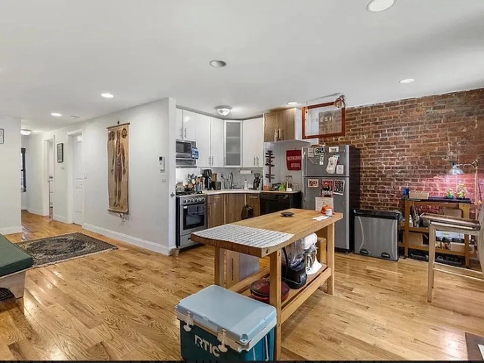 887 Lafayette Ave #1