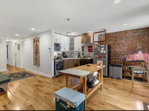887 Lafayette Ave APT 1, Brooklyn, NY 11221
