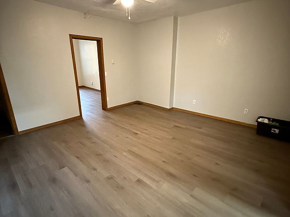2nd image of 553 W Locust St #553