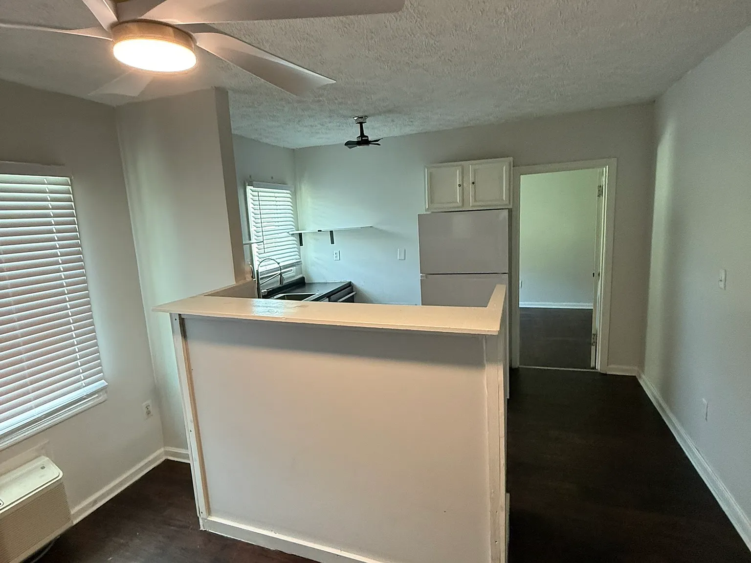 2 bed, 900 sqft, $950 — Photo 2