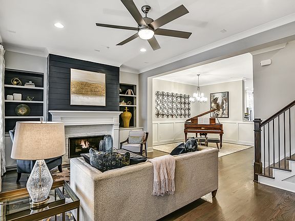 5th image of 113 Brighton Blvd #3