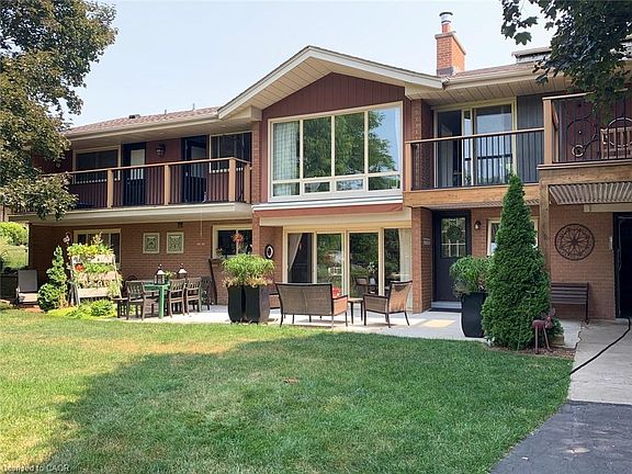 3rd image of 81 Thomson Dr