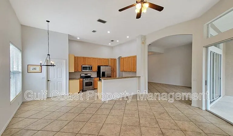 6836 Bay Hill Dr — Photo 8
