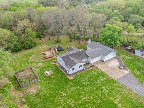3rd image of 3838 N 8th Street Rd