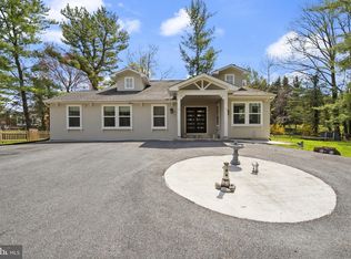 17616 Garrett Dr, Gaithersburg, MD 20878