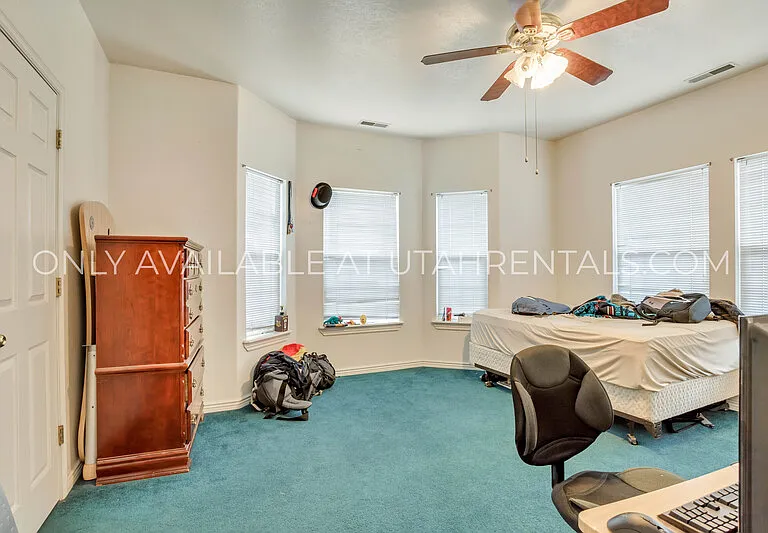 392 N Seven Peaks Blvd #323 — Photo 13