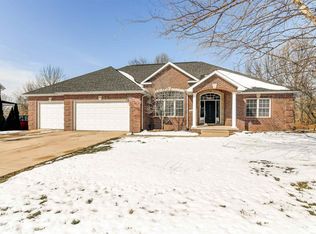 511 Walker Rdg, Rochester, IL 62563