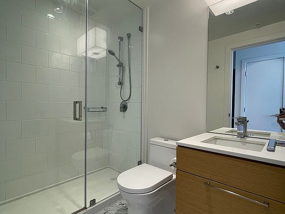 5th image of 13438 Central Ave #3101