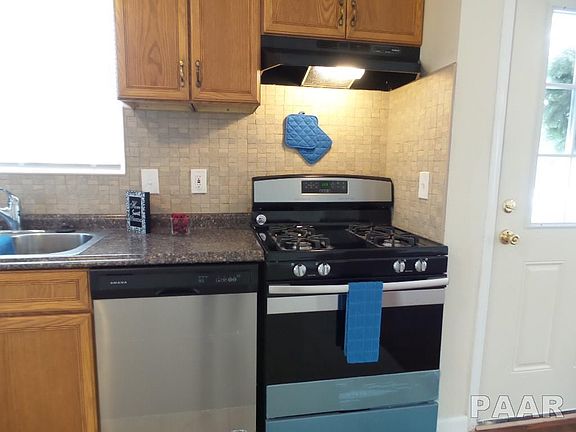 5th image of 1005 Glen Ave