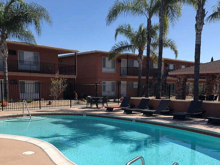Vista Bella Apartment Homes — Photo 14