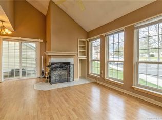 286 Carriage Crossing Ln #286, Middletown, CT 06457