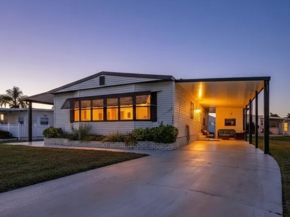 16209 Asheboro Ct, Fort Myers, FL 33908