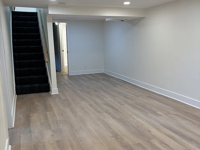 312 N 80th Ter — Photo 24