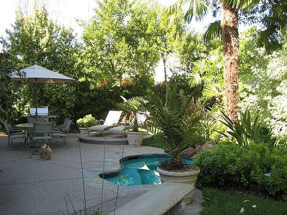 Patio / In-ground Spa