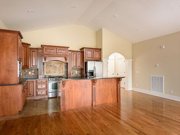 5th image of 5932 Rainbow Springs Dr