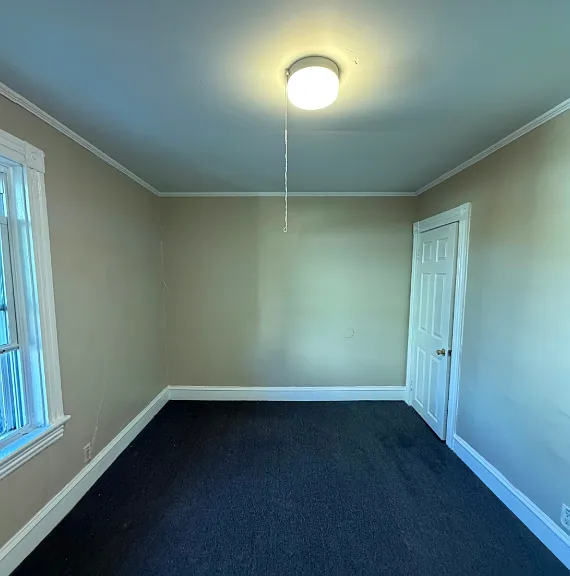 328 336 5th St Unit 1 Fall River Spacious 2 Bedroom in Corky Row Historic District! Great Location — Photo 17