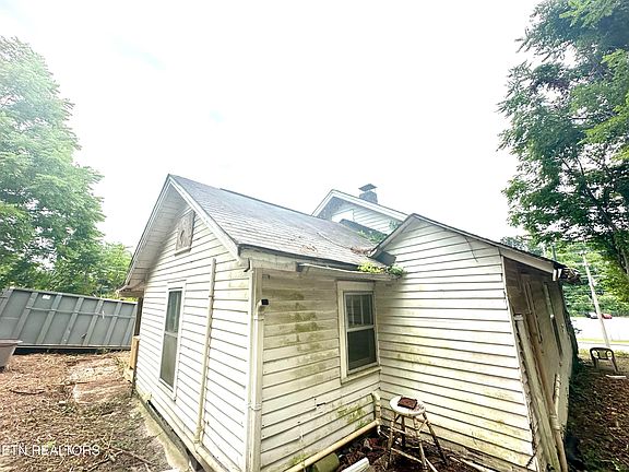 3rd image of 6135 Western Ave