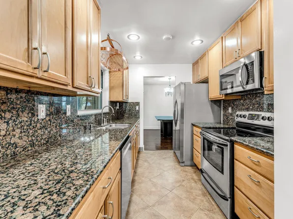 240 NW 19th St, Homestead, FL 33030