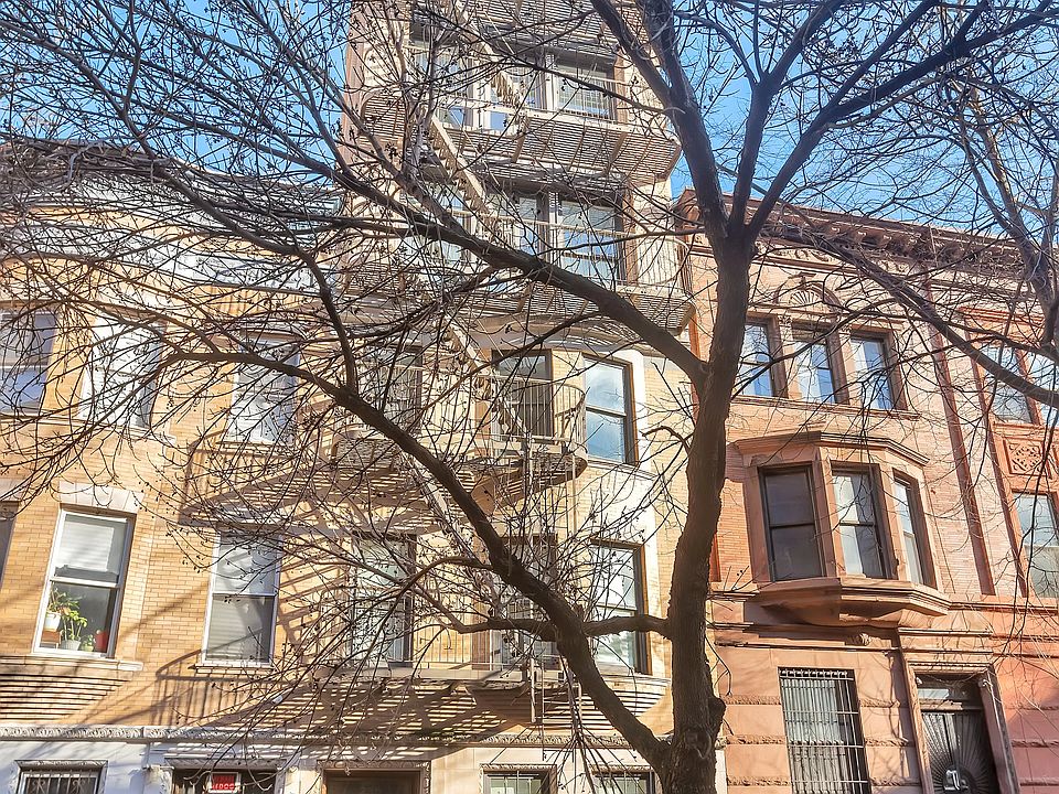 2nd image of 235 W 113th St APT 1