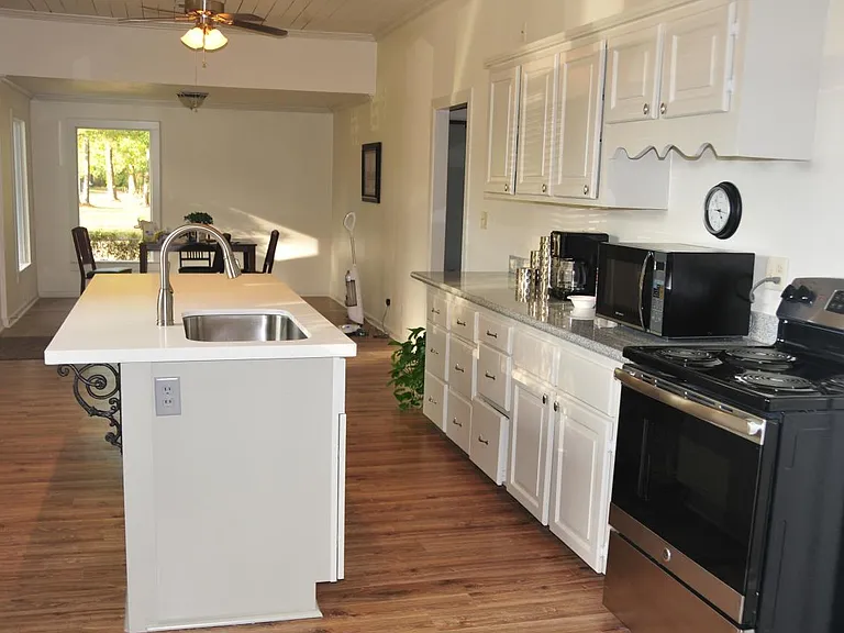 Double countertop granite and quartz