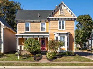 297 Fitzroy St, Charlottetown, PE C1A1T2