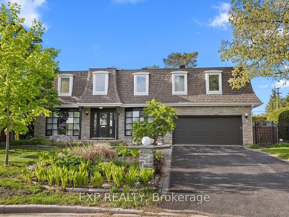1st image of 899 Dresden Cres