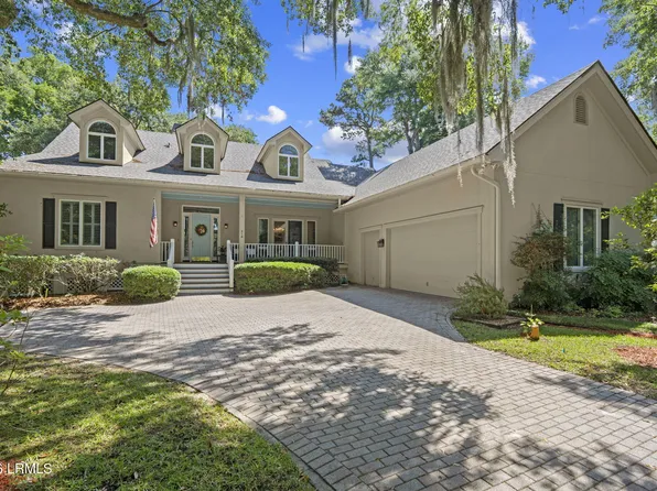 410 Island Cir E, Saint Helena Island, SC 29920