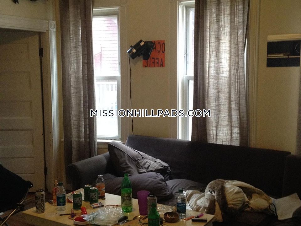 2nd image of 130 Calumet St #1DA