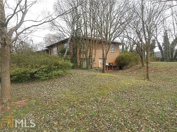 4th image of 676 Coventry Dr