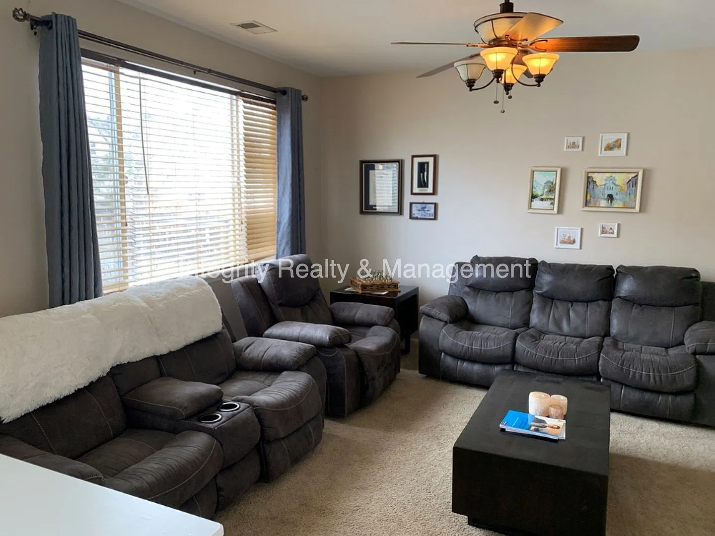 3 Bed + Loft, 2.5 Bath, 1890 Sqft - 4907 Stoneham Ave — Photo 4