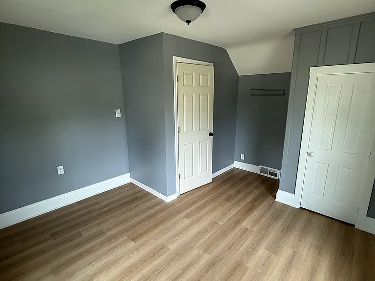 304 SE 3rd Ave #1 — Photo 5