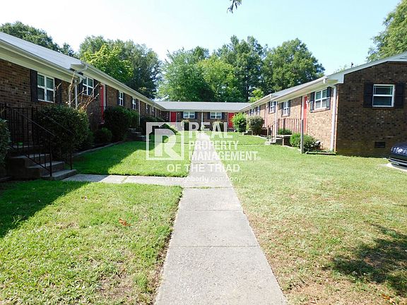 3rd image of 2118 Everitt St #B