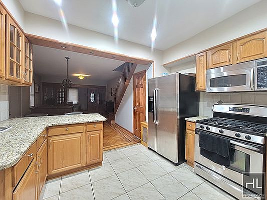 5th image of 4623 Avenue L Floor 1