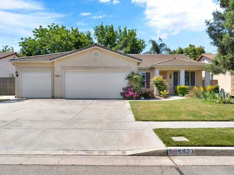 5921 W Babcock Ave — Photo 1