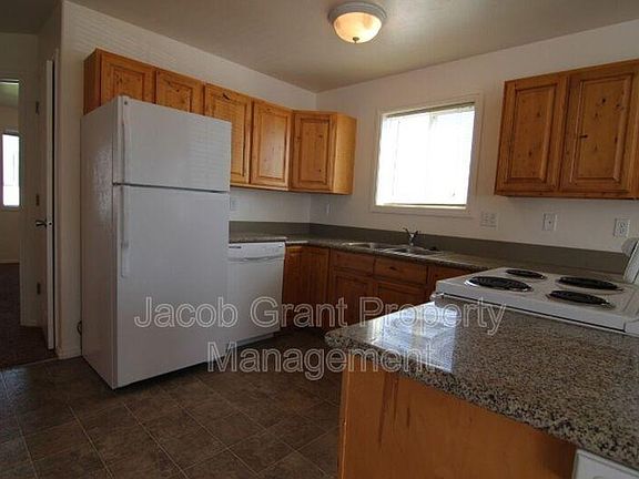 2nd image of 2510 Pumice Dr APT 4